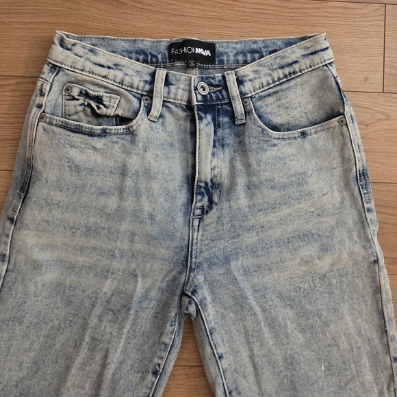Fashion Nova Acid Wash Straight Leg Jeans- 5 - Picture 4 of 12